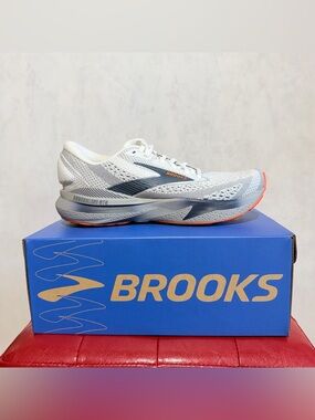 BROOKS Adrenaline GTS 24 Men's Shoes Size 7 (D), White/Peacoat/Alloy